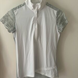 70 Degrees Short Sleeve Show Shirt